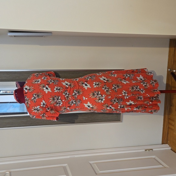 Ladies dress - Picture 3 of 5